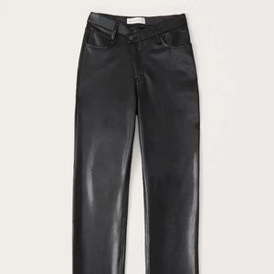NWT Abercrombie Vegan Leather Dad Pants (tik tok sensation) in black